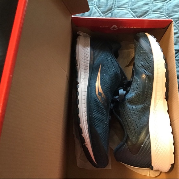 NEW…unisex, Saucony Breakthru 4, US 9 (F), US 7 (M), EUR 40. - Picture 6 of 6